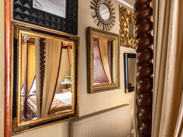 Paskins Town House : photo 9 de la chambre chambre double avec lit à baldaquin