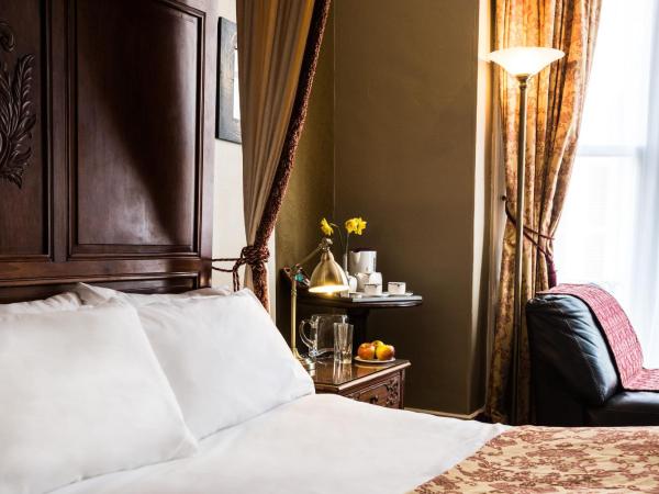 Paskins Town House : photo 8 de la chambre chambre double avec lit à baldaquin