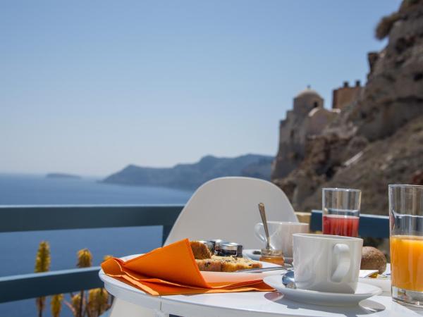 Horizon Aeifos Suites : photo 7 de la chambre suite triple - vue sur caldeira