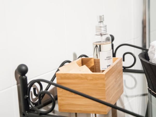 La Maison : photo 8 de la chambre chambre triple avec salle de bains privative