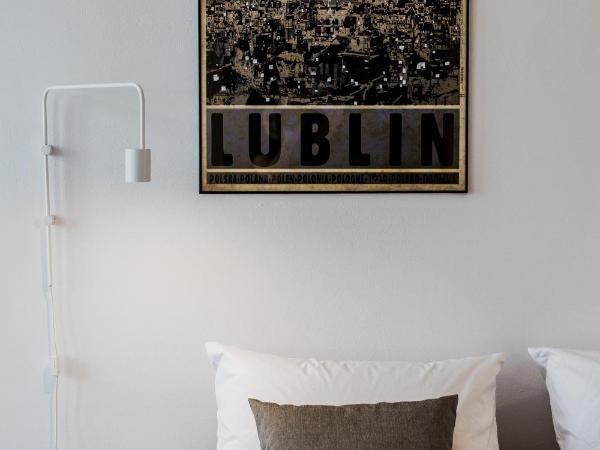 Apartamenty Browar Perła - Perła Brewery Apartments : photo 5 de la chambre appartement avec balcon