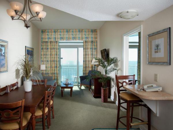 Holiday Sands at South Beach : photo 7 de la chambre condo 2 chambres avec 2 salles de bains, 1 lit king-size, 2 lits queen-size et 1 canapé-lit - t20 - côté océan