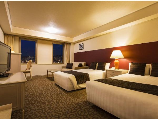 Luke Plaza Hotel : photo 1 de la chambre room with harbor view - high floor non-smoking