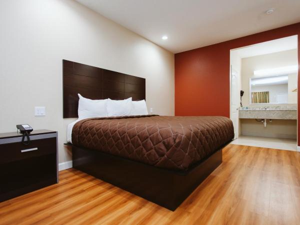 Palace Inn Houston Northwest 290 : photo 3 de la chambre chambre lit king-size - non-fumeurs