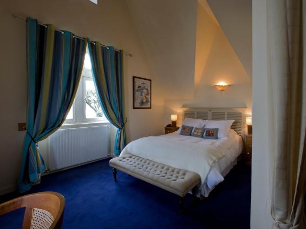 Le Petit Hôtel des Hortensias : photo 3 de la chambre chambre triple supérieure - vue sur mer