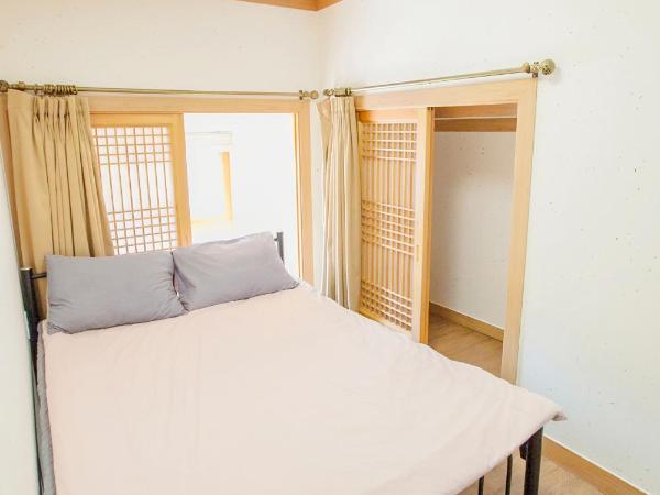 Cocoa Guesthouse : photo 3 de la chambre chambre double avec douche privative