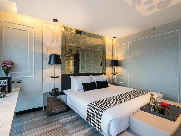 Mera Mare Pattaya : photo 1 de la chambre chambre lit king-size de luxe premier