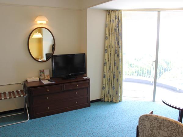 Kobe Portopia Hotel : photo 3 de la chambre chambre lit queen-size deluxe avec balcon - aile sud - non-fumeurs