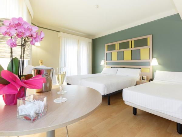 Ciutat de Barcelona : photo 3 de la chambre chambre double avec lit d'appoint