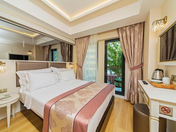 Grand Naki Hotel : photo 2 de la chambre chambre double avec balcon