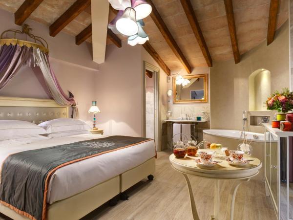 Ville Sull'Arno : photo 1 de la chambre suite junior avec baignoire spa
