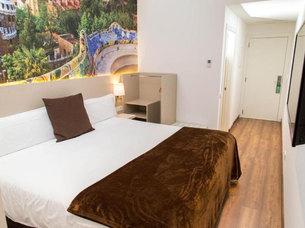 Hotel BESTPRICE Gracia : photo 8 de la chambre chambre deluxe double ou lits jumeaux