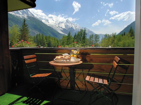 Hôtel Le Labrador : photo 1 de la chambre chambre triple – vue sur montagne