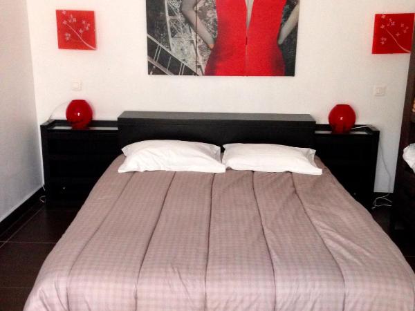 Hôtel les Arbousiers : photo 4 de la chambre chambre familiale