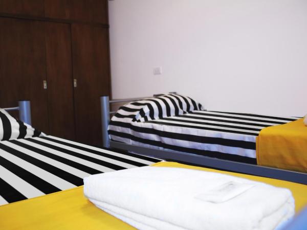 Play Hostel Soho : photo 2 de la chambre chambre lits jumeaux classique avec salle de bains commune