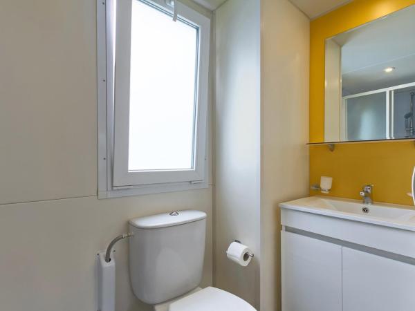 Quality Mobile Homes in Camping Kazela : photo 8 de la chambre mobile home 2 chambres