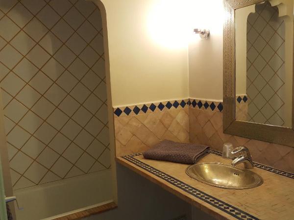 Hotel De La Gare : photo 2 de la chambre chambre double confort avec balcon