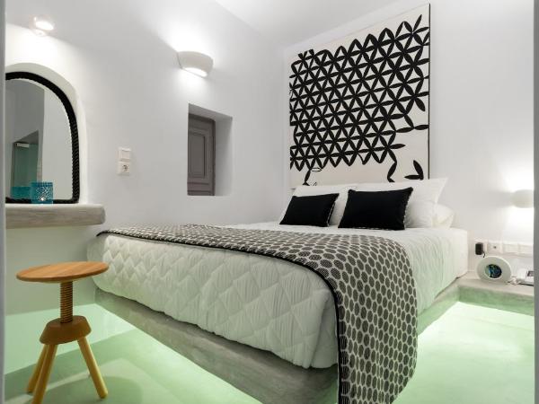 Modernity Suites : photo 2 de la chambre junior suite with a private jacuzzi & caldera view