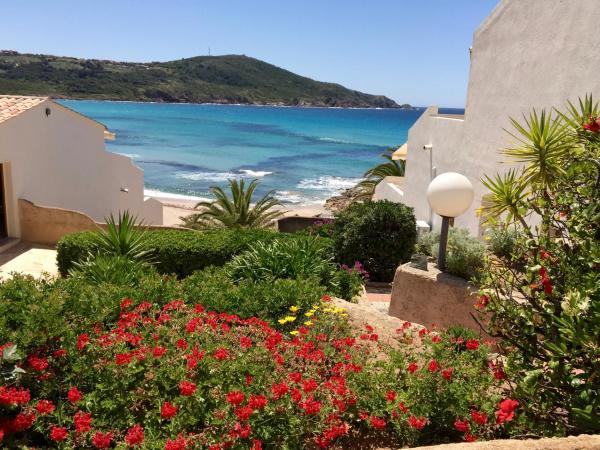 Htel et Rsidence Ta Kladia - Omigna : photo 2 de la chambre studio avec vue partielle sur la mer (2 adultes + 1 enfant) 