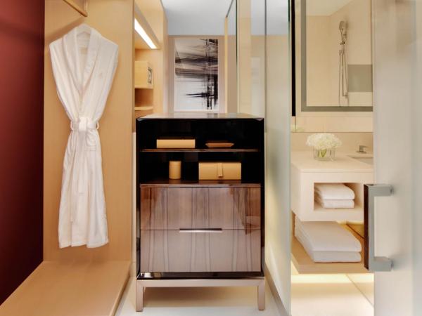 Four Seasons Hotel Dubai International Financial Centre : photo 2 de la chambre chambre lit king-size supérieure