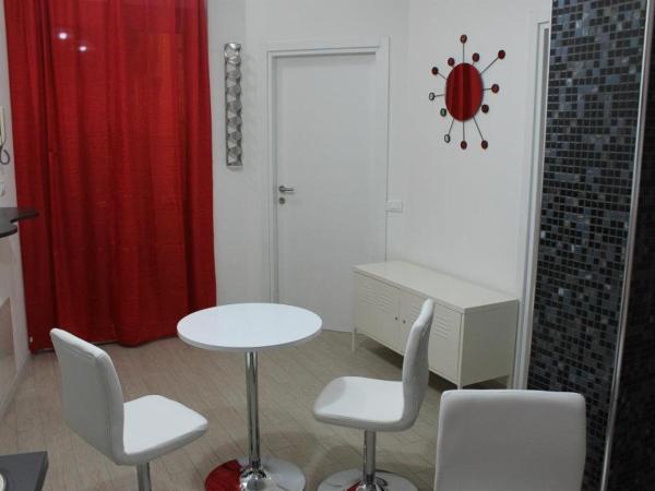 Central Hostel Milano : photo 9 de la chambre chambre triple avec salle de bains commune