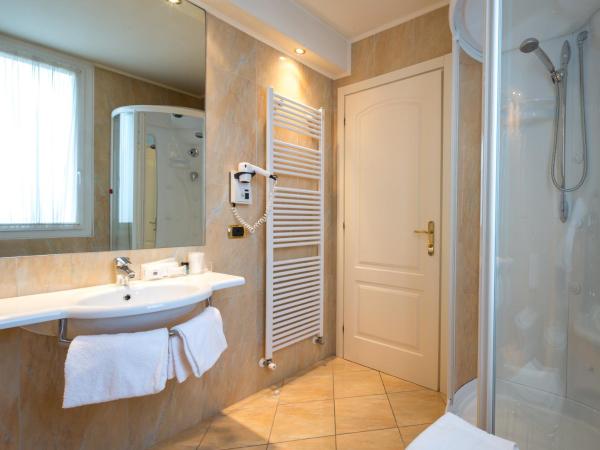 iH Hotels Padova Admiral : photo 6 de la chambre chambre double de luxe - annexe