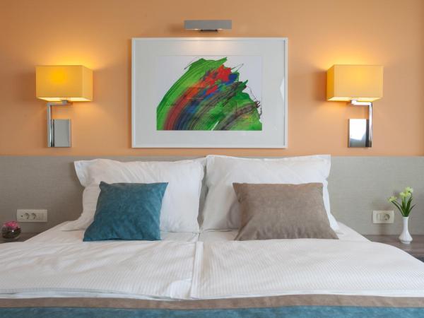 Guesthouse Aroma : photo 2 de la chambre chambre double deluxe avec balcon - vue sur mer