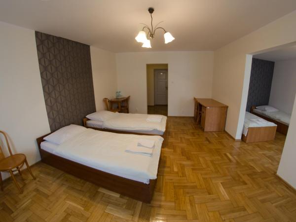 Brama Hostel : photo 3 de la chambre chambre quadruple