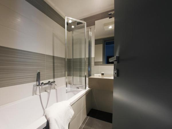 Best Western JFK Hotel : photo 10 de la chambre chambre lit queen-size confort