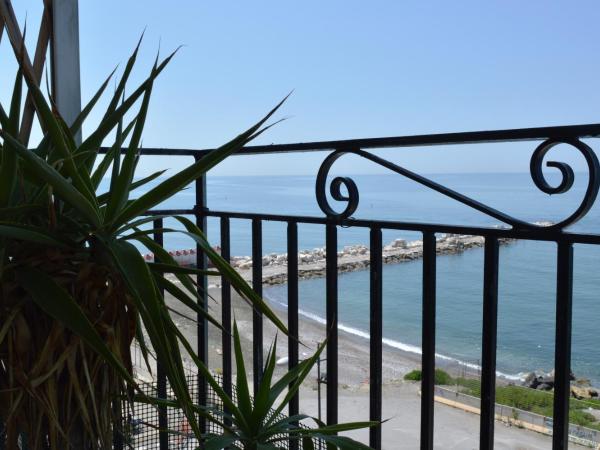 B&B Fronte Del Mare : photo 5 de la chambre chambre double - vue sur mer