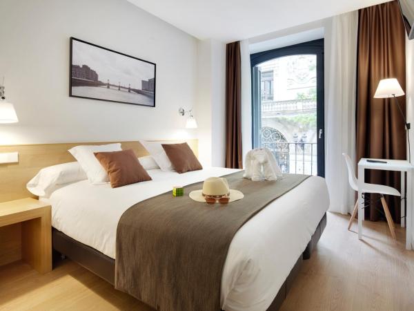 Pensión Garibai : photo 2 de la chambre chambre double ou lits jumeaux avec balcon