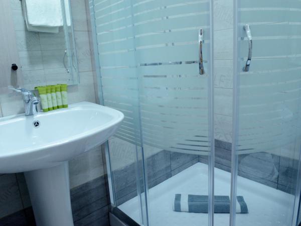 Phidias Hotel : photo 6 de la chambre chambre quadruple