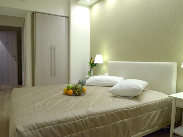 Phidias Hotel : photo 7 de la chambre chambre double ou lits jumeaux avec lit d'appoint