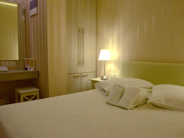 Phidias Hotel : photo 3 de la chambre chambre double ou lits jumeaux Économique sans fenêtre - sous-sol