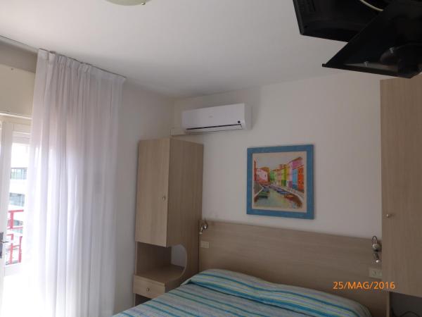 Hotel Madison : photo 5 de la chambre chambre double avec balcon