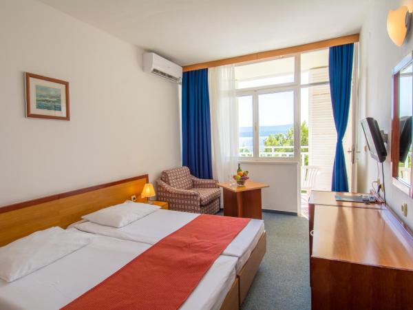 Holiday Village Sagitta - Light All Inclusive : photo 6 de la chambre chambre double supérieure avec balcon et vue sur la mer