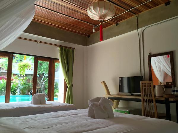 Garden Yard Inn Chiangmai : photo 3 de la chambre chambre double ou lits jumeaux avec accès piscine 