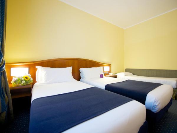 Mercure Genova San Biagio : photo 6 de la chambre chambre triple standard