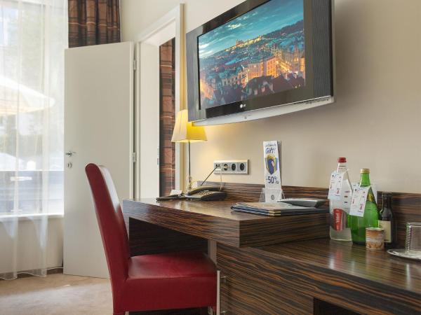 EA Hotel Crystal Palace : photo 4 de la chambre suite 2 chambres familiale (3 adultes)