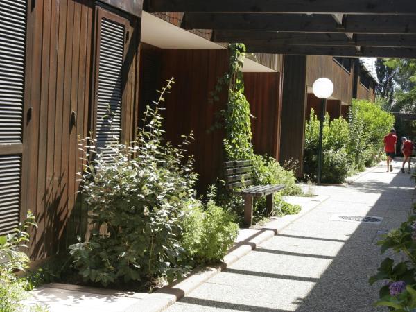 Residence Castell'Verde : photo 3 de la chambre appartement (2 adultes + 2 enfants ) (s)