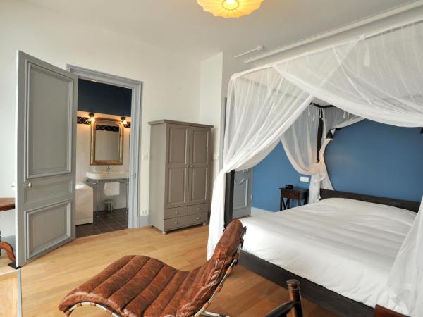 Hotel Le Rayon Vert : photo 3 de la chambre chambre double avec baignoire spa, balcon et vue sur la mer