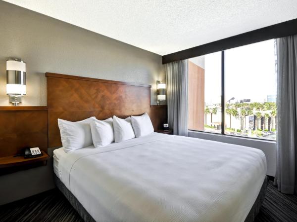 Hyatt Place Las Vegas : photo 10 de la chambre chambre lit king-size avec canapé-lit - Étage supérieur