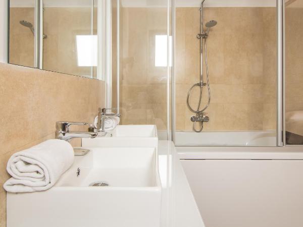 La Lonja : photo 6 de la chambre chambre double avec baignoire spa