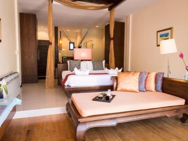 Koh Chang Cliff Beach Resort : photo 3 de la chambre chambre double de luxe avec piscine privative.