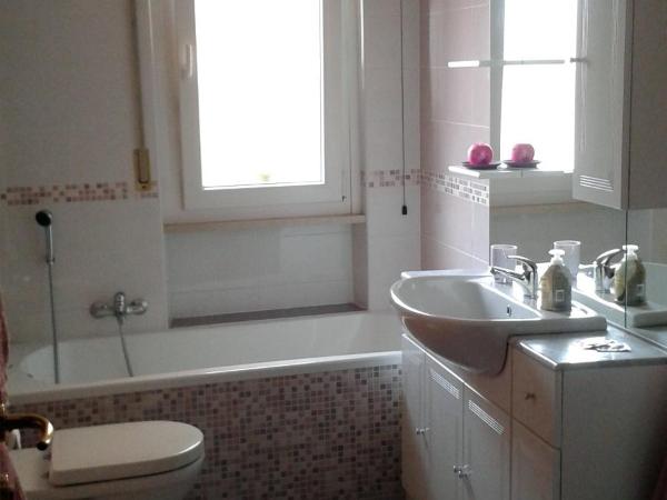 Cristina Apartment : photo 3 de la chambre chambre double deluxe