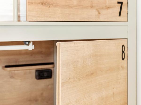 A Room In The City Hostel : photo 4 de la chambre lit dans un dortoir de 8 lits avec salle de bains commune