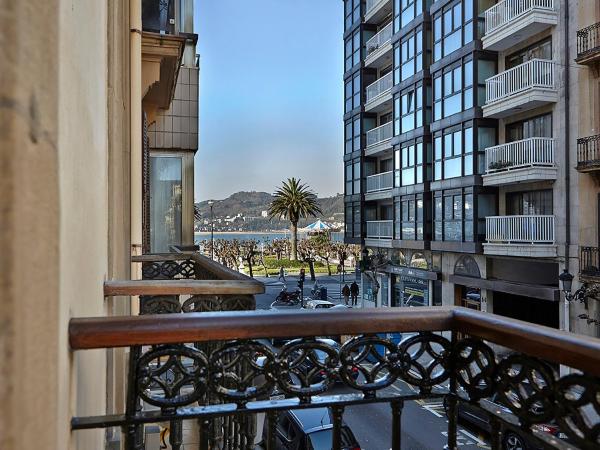 Pensión Peñaflorida : photo 2 de la chambre chambre simple avec balcon