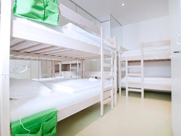 Windward Hostel Zadar : photo 1 de la chambre lit dans dortoir mixte de 8 lits