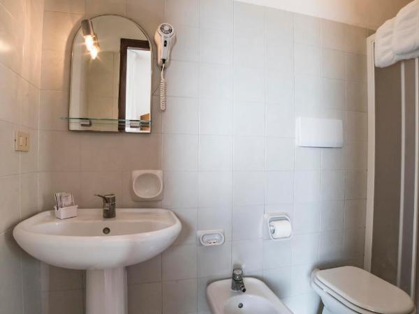 Hotel Isola Bella : photo 5 de la chambre chambre double standard