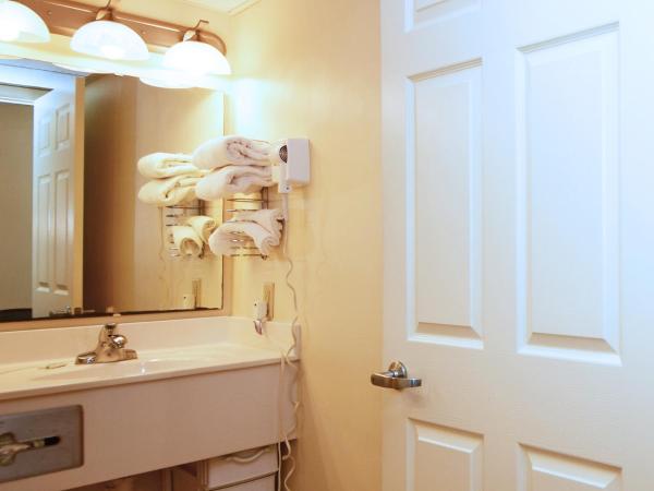 Holiday Sands at South Beach : photo 3 de la chambre condo 2 chambres avec 2 salles de bains, 1 lit king-size, 2 lits queen-size et 1 canapé-lit - t20 - côté océan